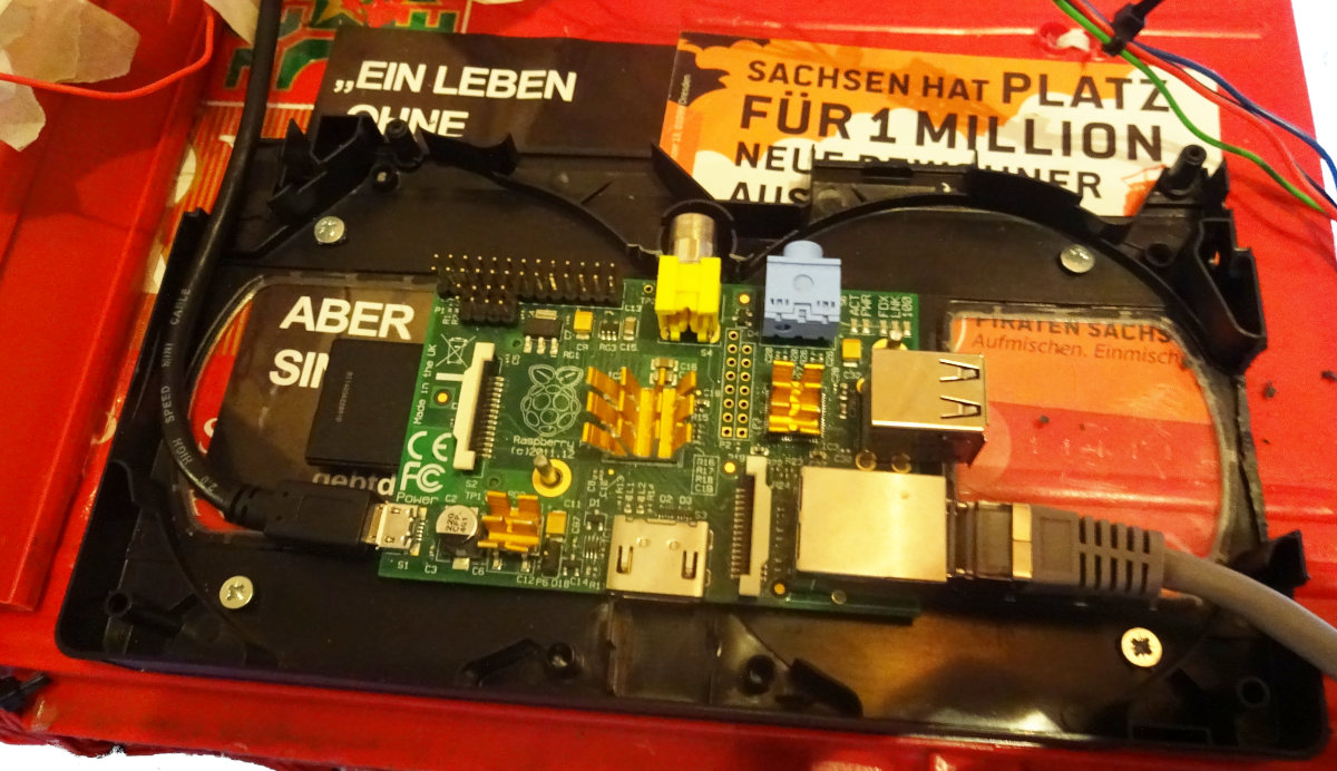 Raspberry Pi in einer Videokassette